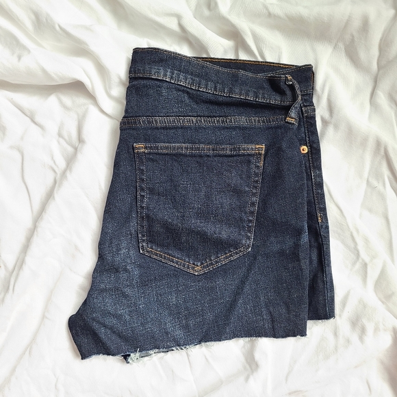 Gap Denim Cut Off Shorts - Picture 7 of 7